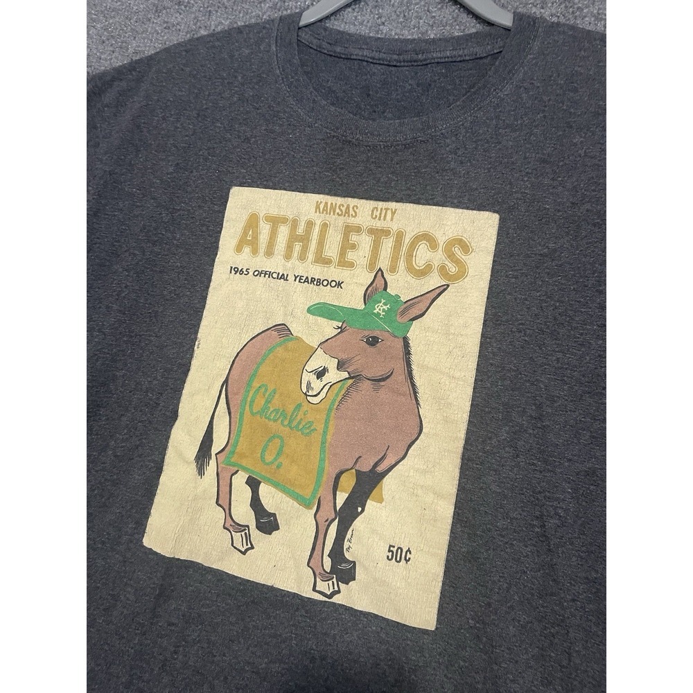 KANSAS CITY A'S MENS Medium T SHIRT 1965 YEAR BOOK OAKLAND ATHLETICS